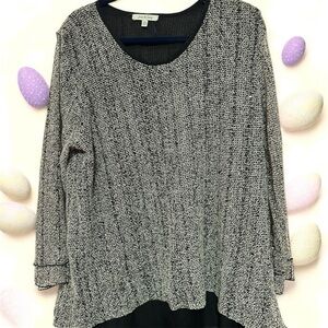 Jane Ashley Black and White Women's Top